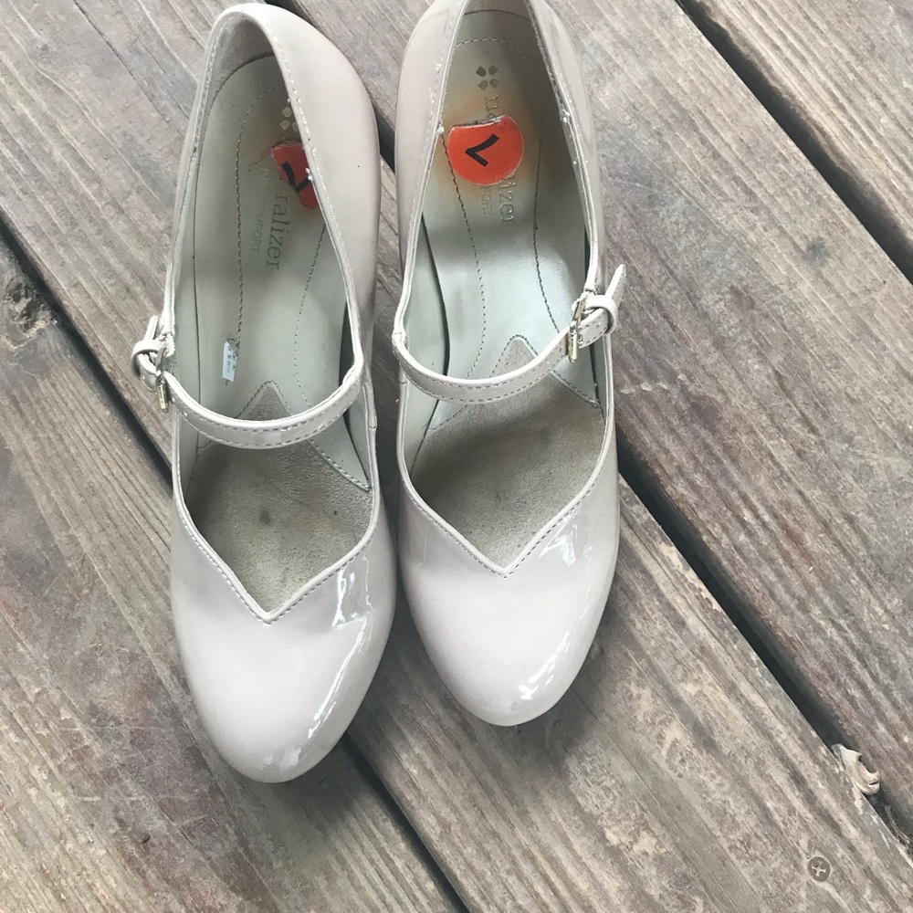 Nude Heels. 👠